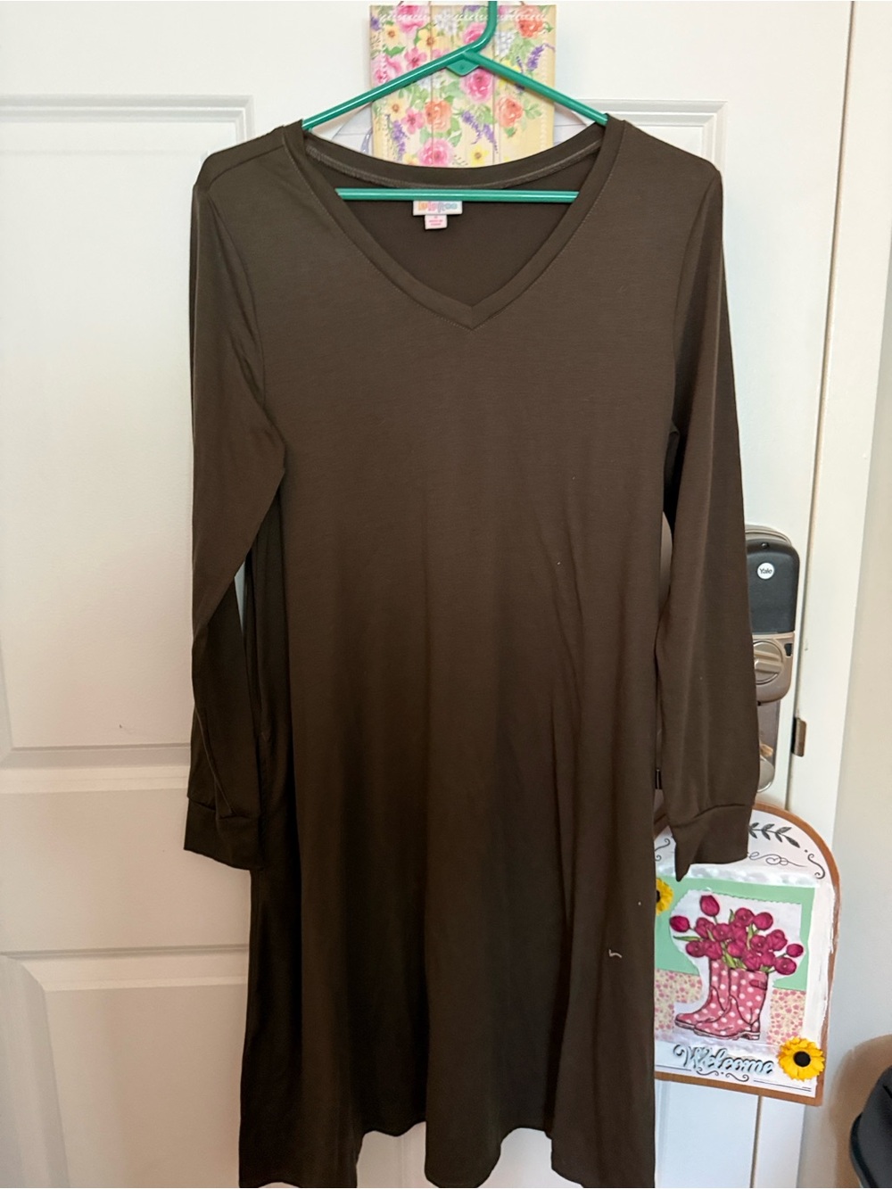 🌻🍎LuLaRoe V-Neck Long Sleeve Dress - Brown